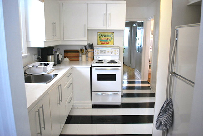 Peel-and-stick tile makeover from The Sweetest Digs
