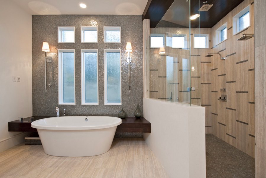 Rain glass windows create tub privacy