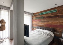 Salvaged-wood-accent-wall-in-the-bedroom-217x155