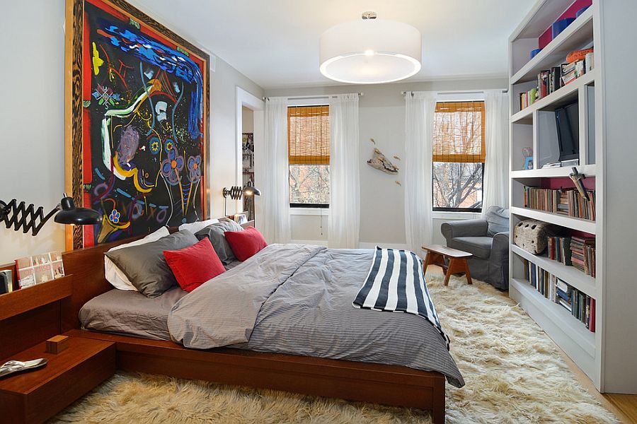 bedövning sovrum i New York hem med en fängslande konstverk!