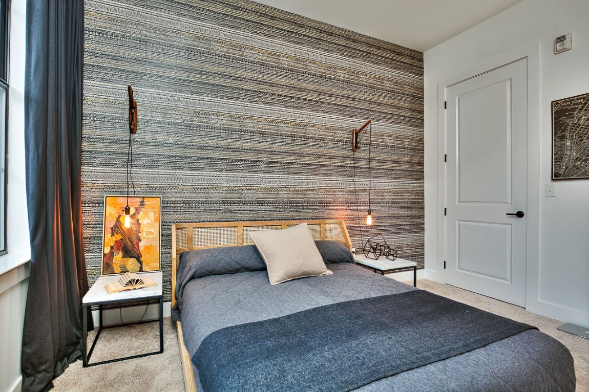 Accent wall in the bedroom with textural charm