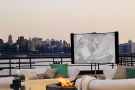 Open-Air Theater: How to Create an Entertaining Outdoor Movie Night!