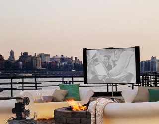 Open-Air Theater: How to Create an Entertaining Outdoor Movie Night!