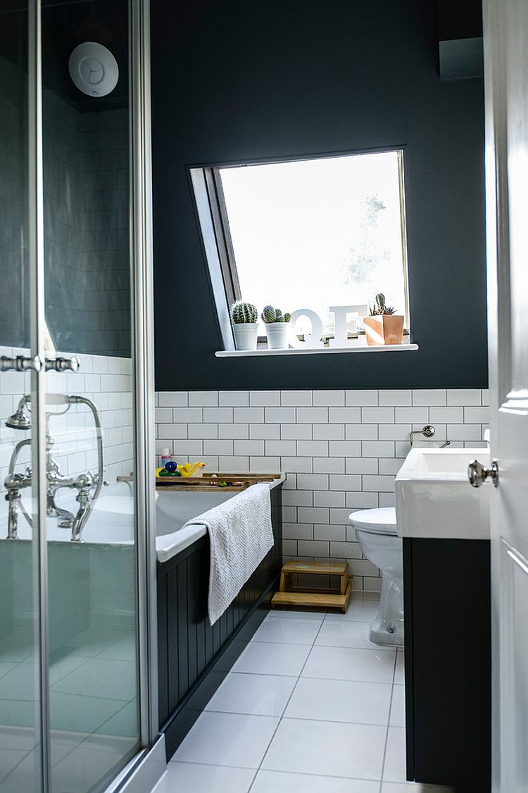 Blend of light and dark elements in the Scandinavian bathroom [Photography: Noah Darnell]