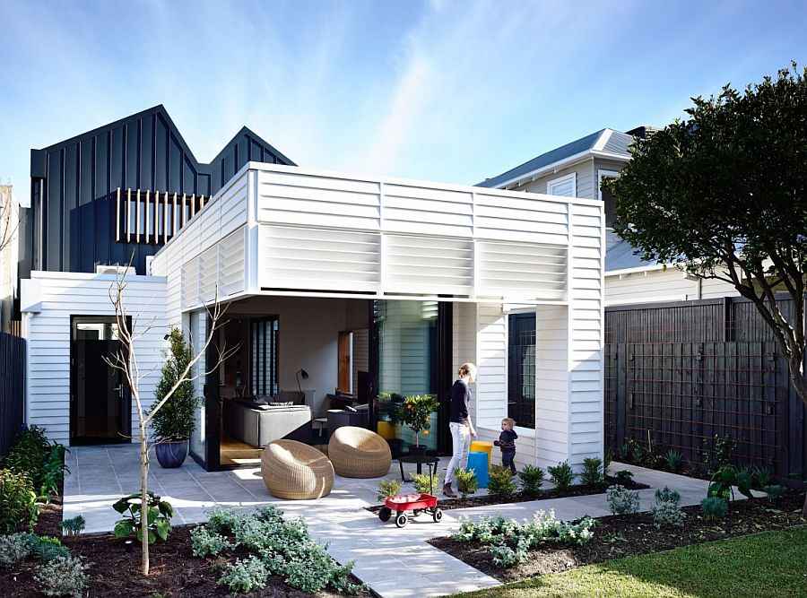 Box-like rear exterior of the Auckland home inspired by shipping container design