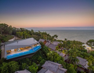Living On the Edge: Grand, Futuristic Mansion Is a Modern Masterpiece!