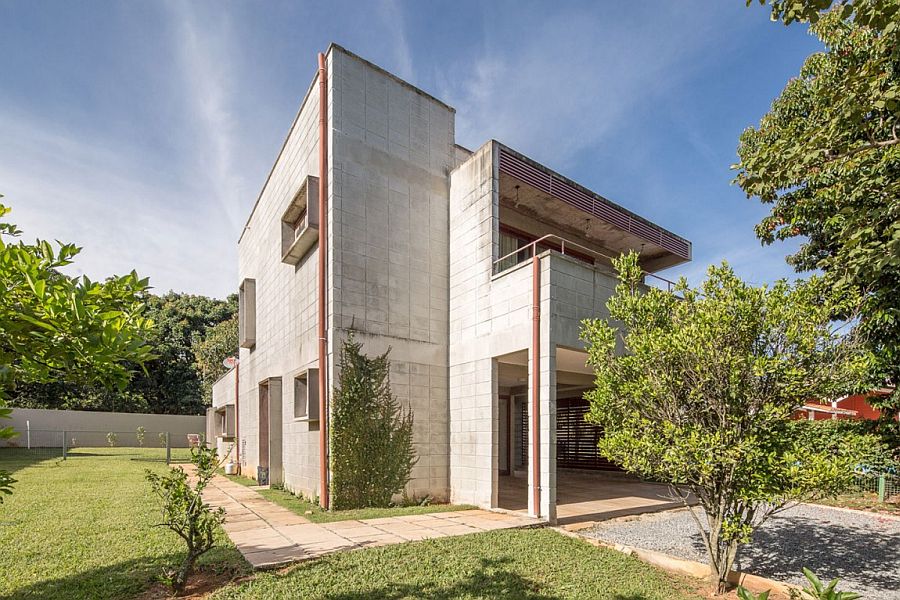 Concrete blocks replace wood at Casa SMPW