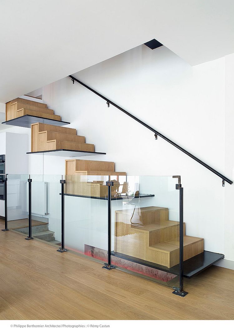 Contemporary floating staircase that is not for the faint of heart [Design: Philippe Berthomier]