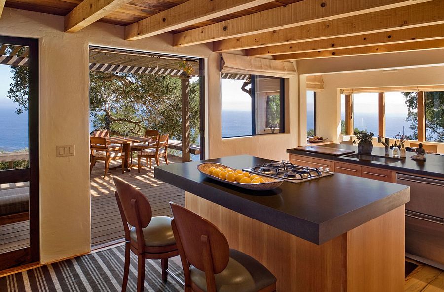 Exqusite kitchen of the Big Sur Cabin with ocean views