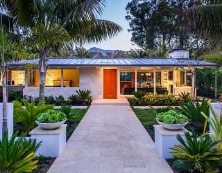 Butterfly Beach Villa: 50s Ranch-Style Home Goes Midcentury Modern with Flair