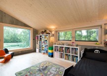 Kidsbedroom-with-slanted-ceiling-and-a-snug-Scandinavian-look-217x155