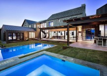 Luxurious-Texas-family-home-combines-modern-design-with-Farmhouse-aesthetics-217x155