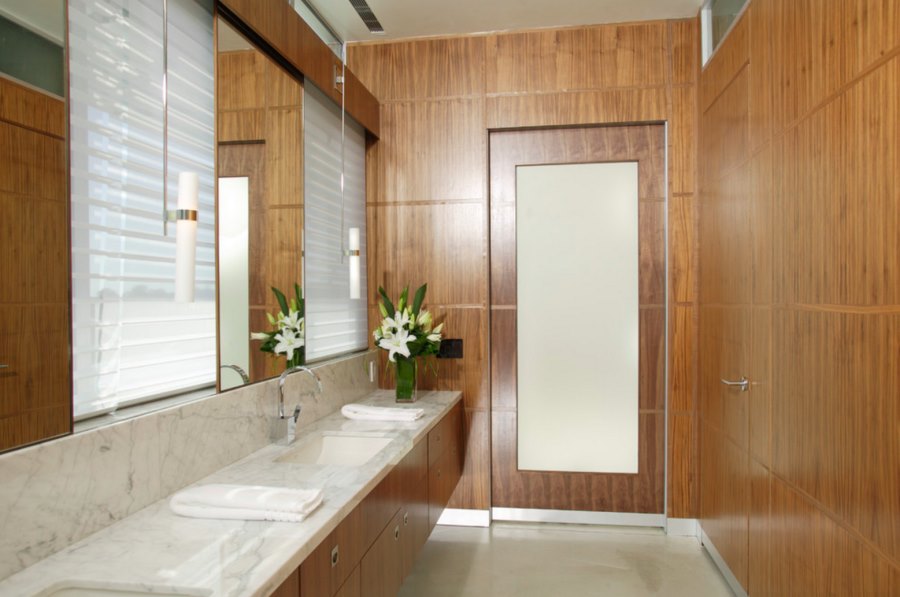 Modern bathroom with aluminum baseboards
