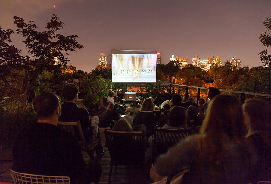 Rooftop garden turned into a fabulous outdoor theater [Design: Brook Landscape]