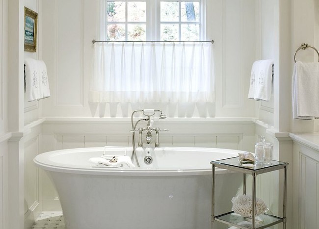 Little Luxury: 30 Bathrooms That Delight with a Side Table for the ...