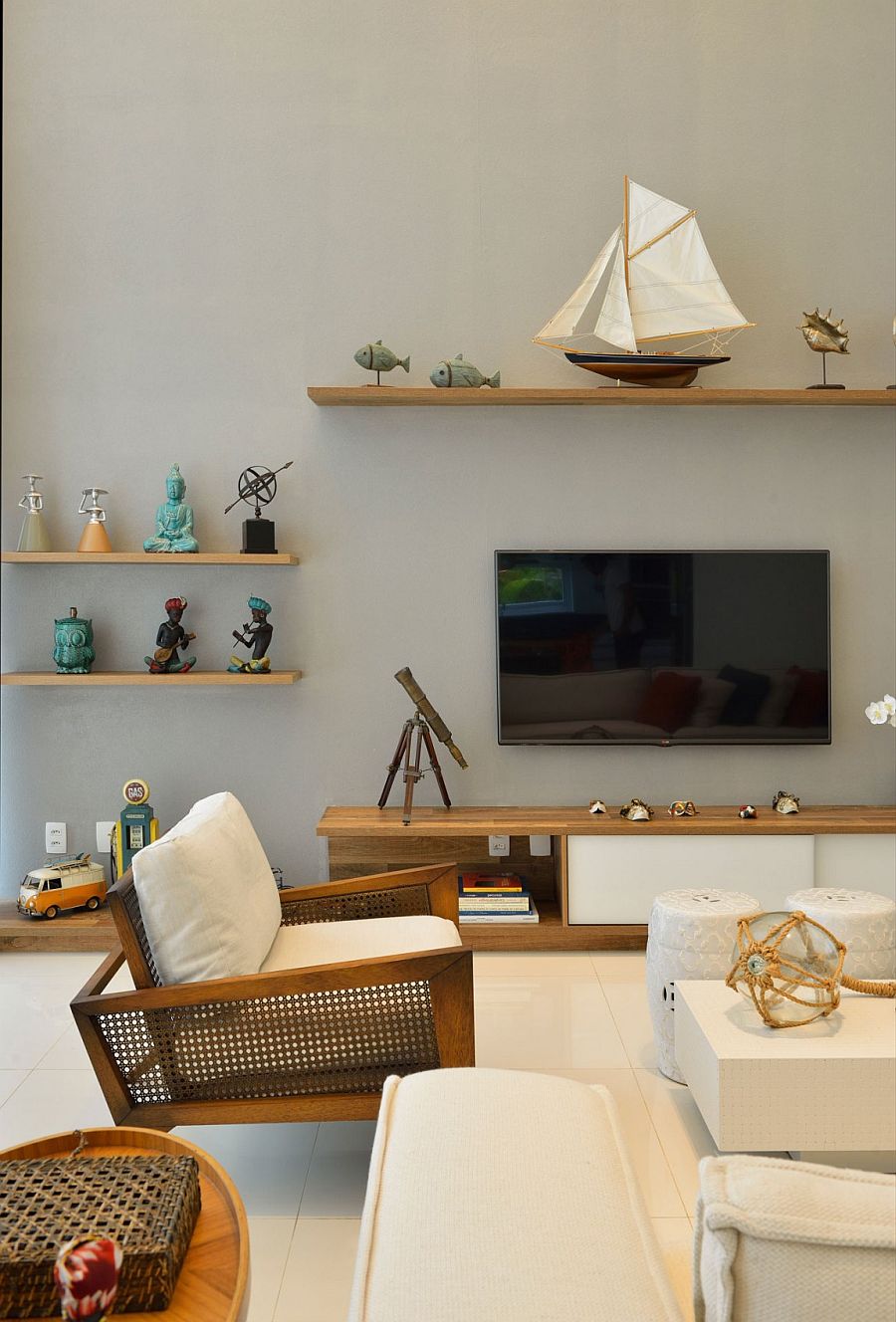 Beach House: Reinventing the Nautical Theme with Contemporary