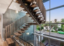 Spectacular-contemporary-staircase-in-wood-217x155