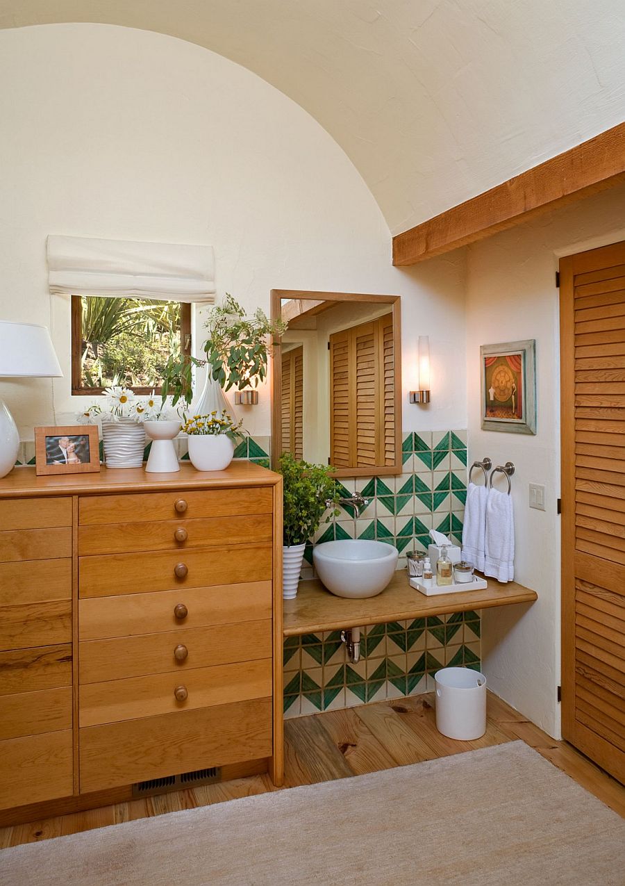 Tiles in the bathroom add chevron pattern