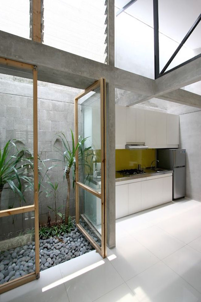 Tiny courtyard beside a kitchen in an Indonesian home