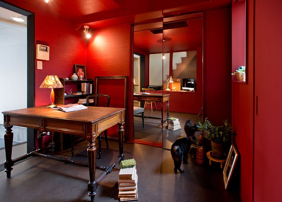 Asian-eclectic home office with plenty of red [Design: Deco-Te]