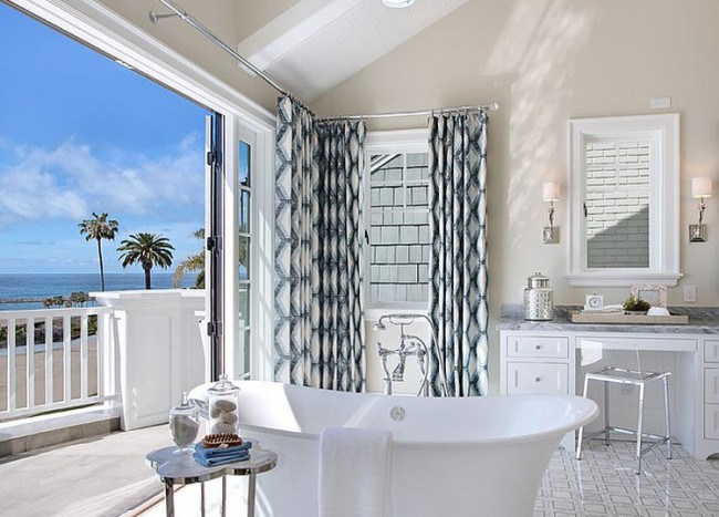 Luxurious Bathrooms With A Scenic View Of The Ocean Decoist