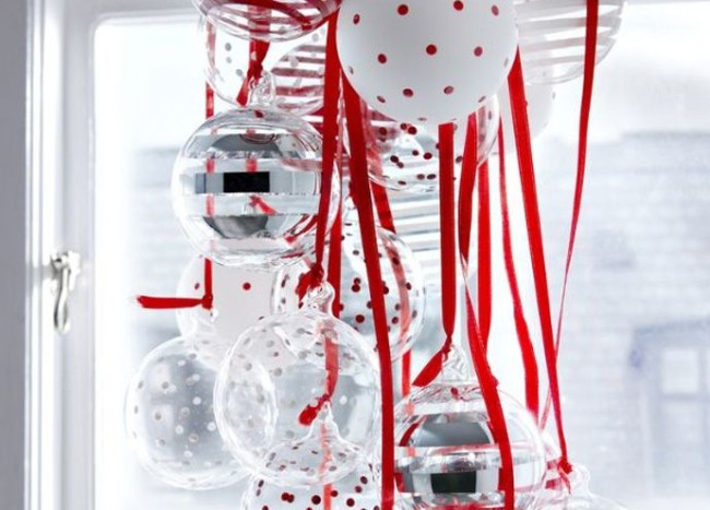 7 Hanging Window Decorations & Ornaments for the Holidays