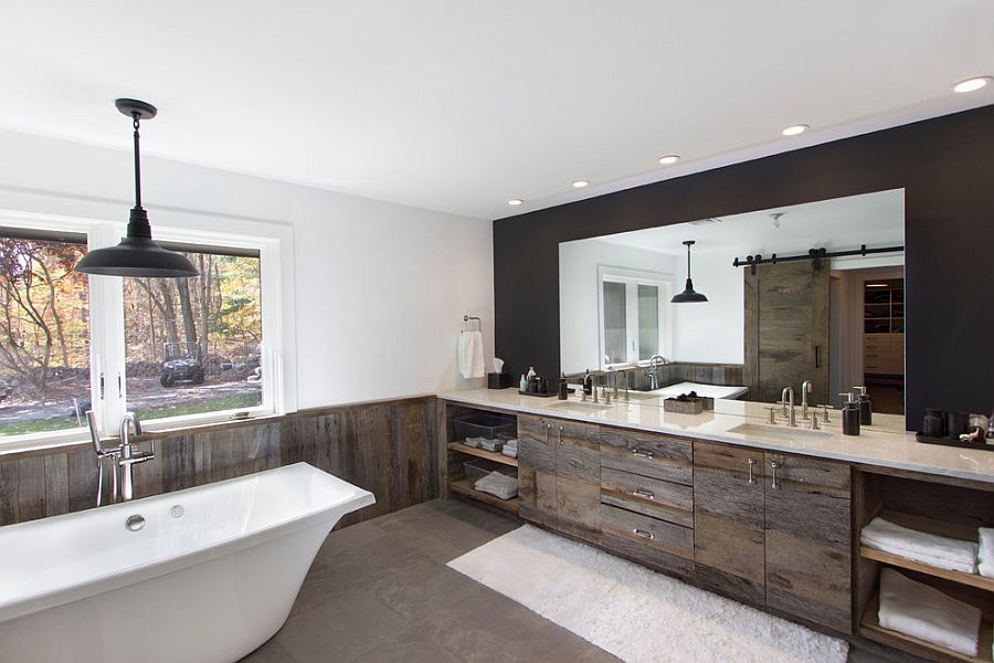 Cozy, contemporary bathroom in white with the elegance of reclaimed wood