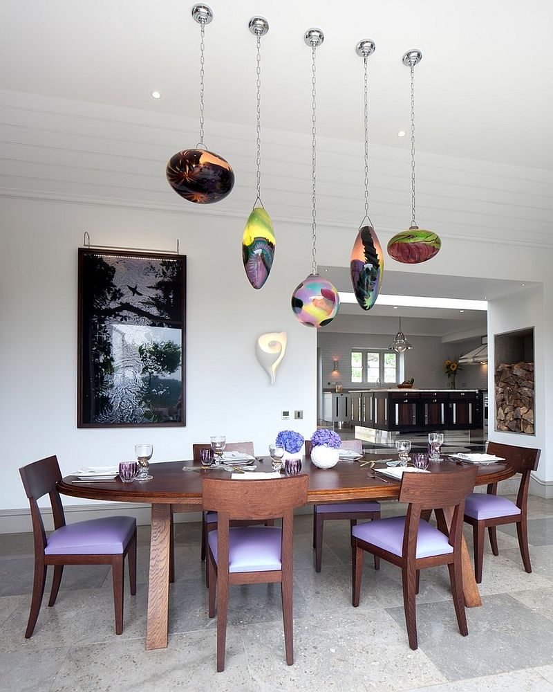 Exciting lighting turns the traditional dining room into a modern delight [Design: Yiangou Architects]