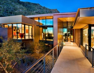 Solar Panels and Eco-Sensitive Design Create Smart Home in Sonoran Desert