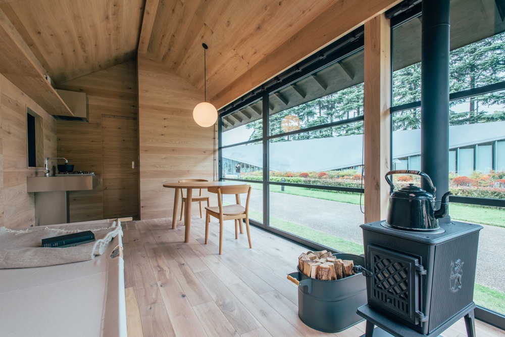 Fukasawa hut interior