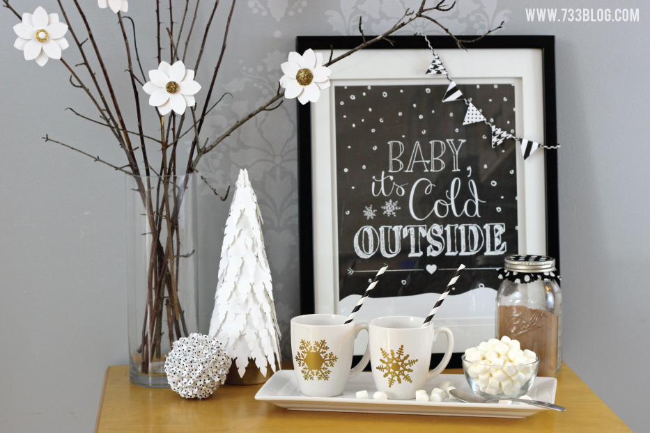 20 Chic Holiday Decorating Ideas With A Black Gold And White