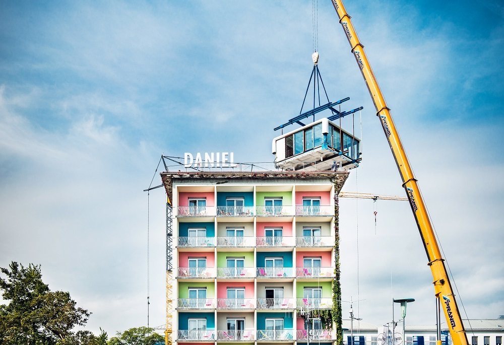 Installing LoftCube Hotel Daniel in Graz