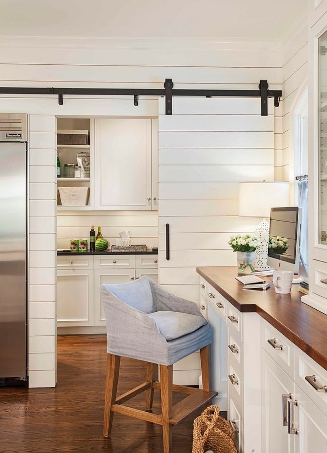25 Trendy Kitchens That Unleash the Allure of Sliding Barn Doors Decoist