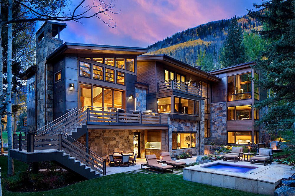 Outdoor Jacuzzi and sitting area of the awesome mountain retreat in Vail
