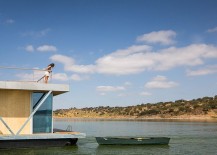 Rooftop-deck-of-the-houseboat-offers-an-additional-escape-217x155