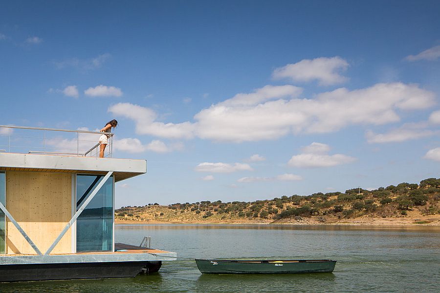 Rooftop deck of the houseboat offers an additional escape