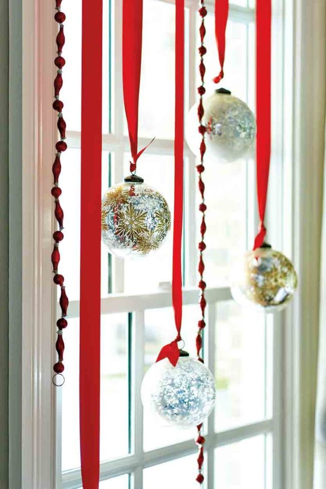 7 Hanging Window Decorations & Ornaments for the Holidays