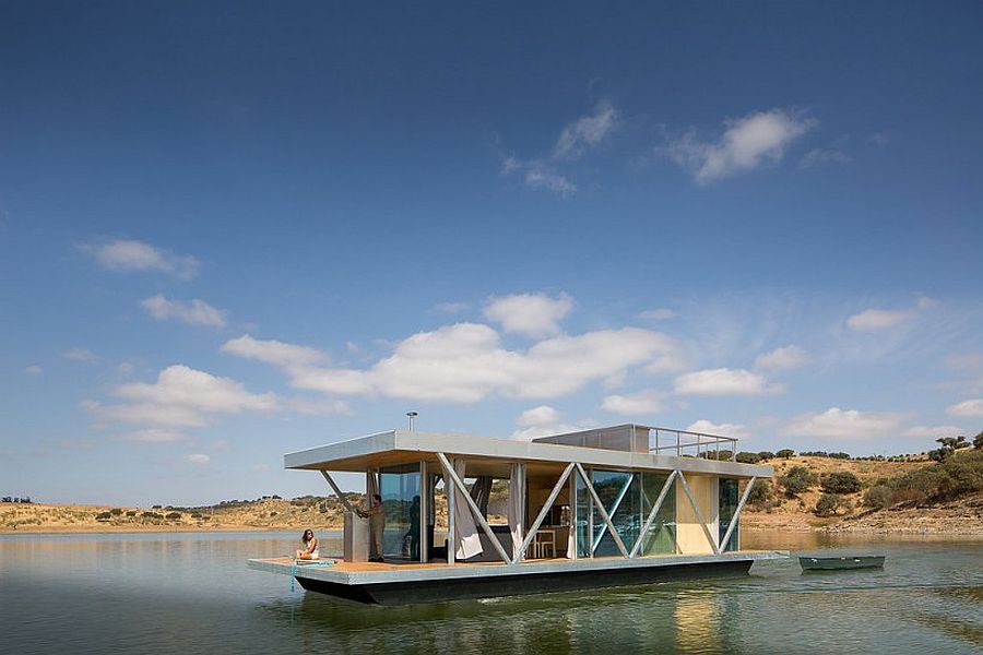 Sustainable and stylish design of Floatwing by Friday