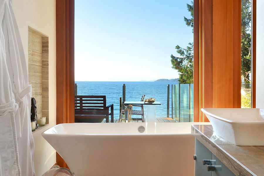 Take in the mesmerizing view as you soak in the bathtub [Design: Streamline Design]