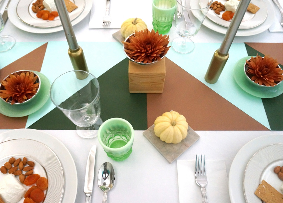 Thanksgiving table green and copper