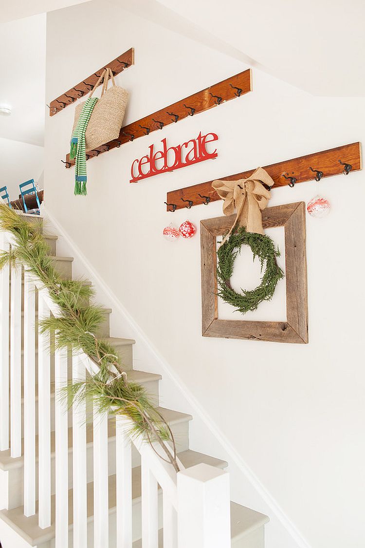 An easy way to add some Christmas joy to the empty picture frame