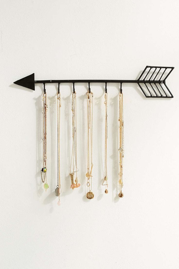 Arrow necklace organizer