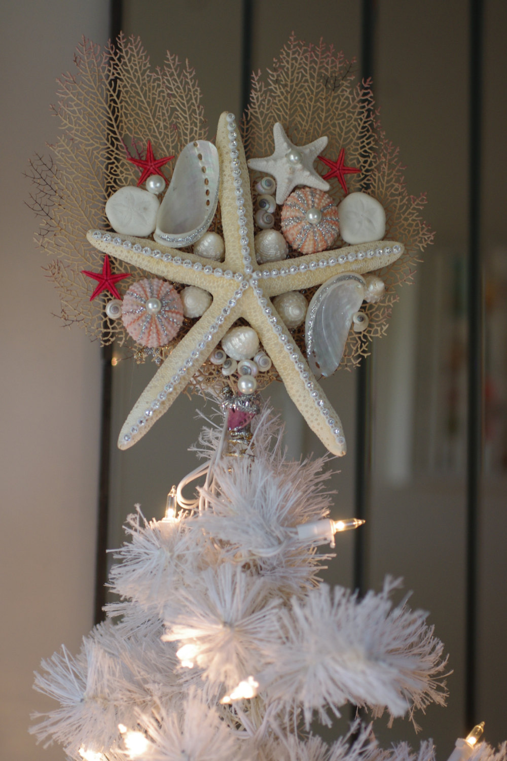 8 Beautifully Unusual Christmas Tree Topper Ideas