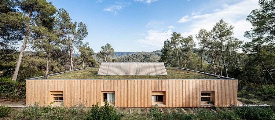 Casa LLP on Serra de Collserola in Spain