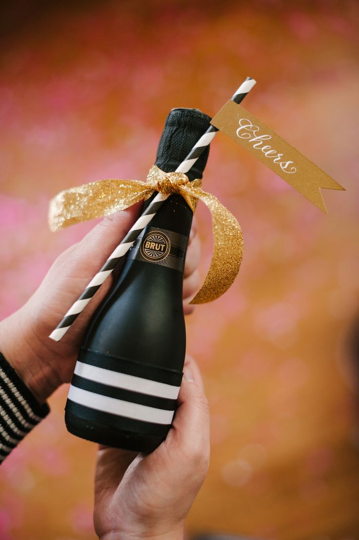 Chic bottle of alcohol for New Year's Eve party favors