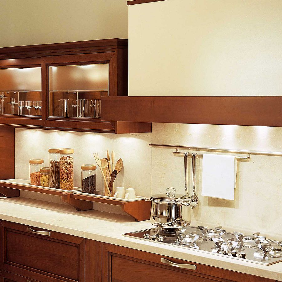 Close look at the Carrara marble worktop and backsplash of the kitchen