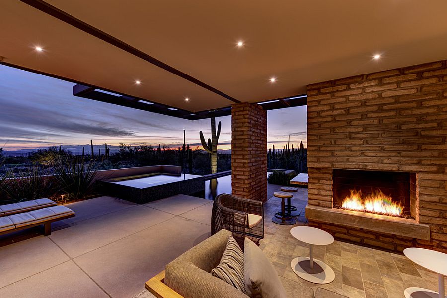 Design of the desert house brings the outdoors inside