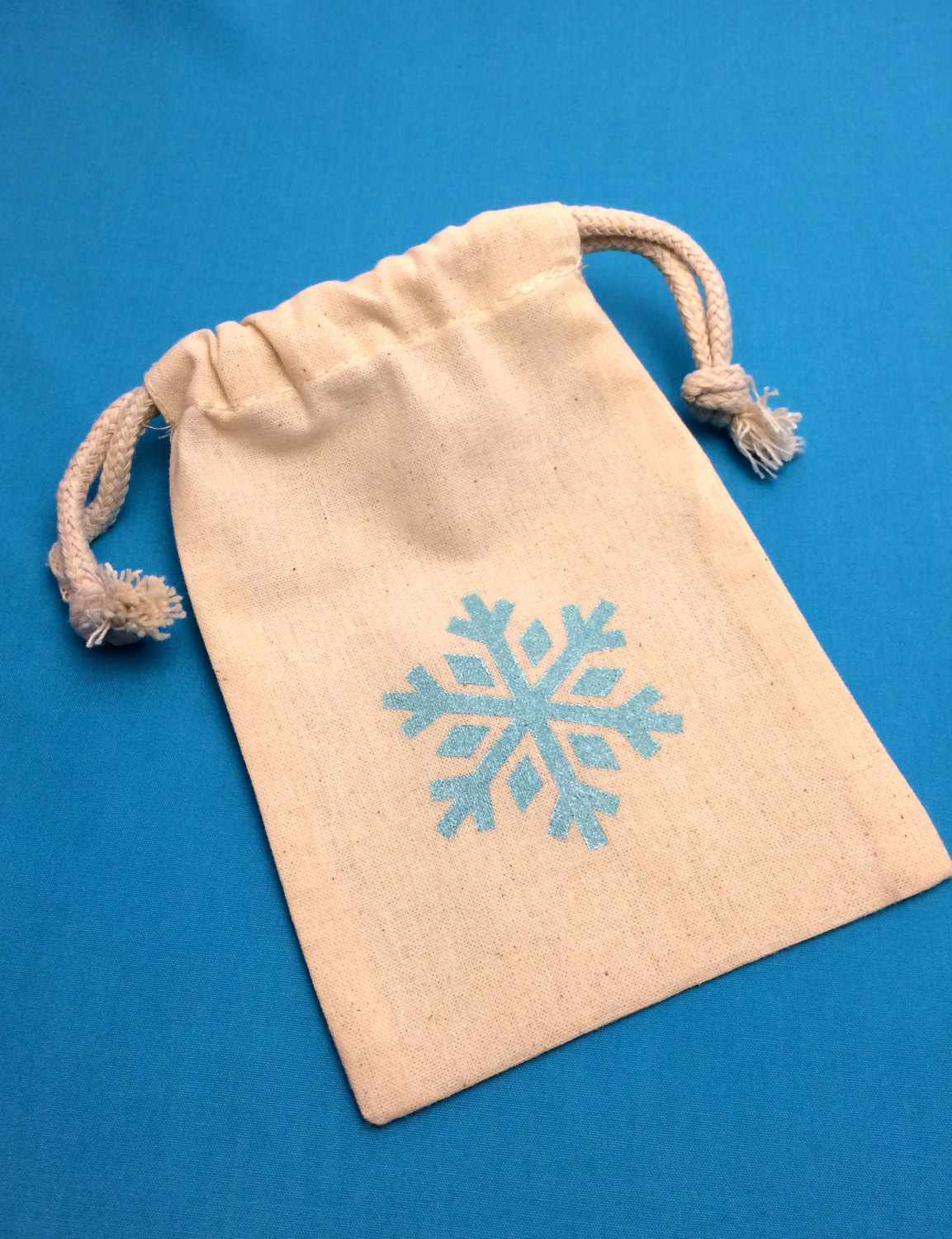 Frozen party bags from Etsy shop Mad Hatter Party Box