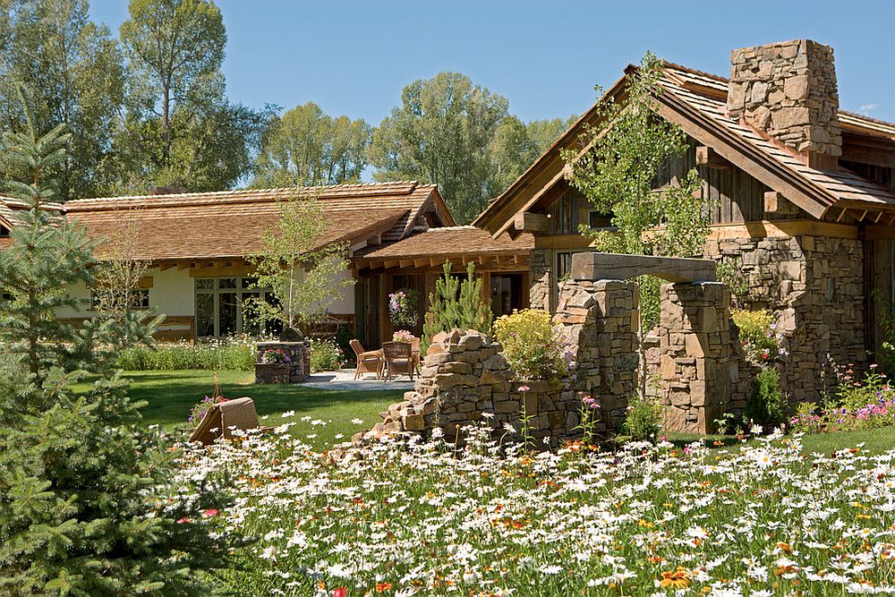 Greenery, wild flowers and breathtaking landscape shape a stunning and soothing holiday home