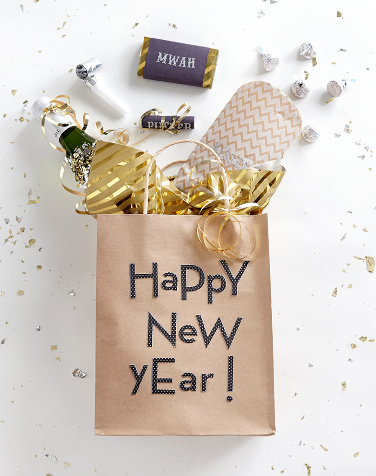 7 New Year's Eve Party Favor Ideas – Easy NYE Party Gifts